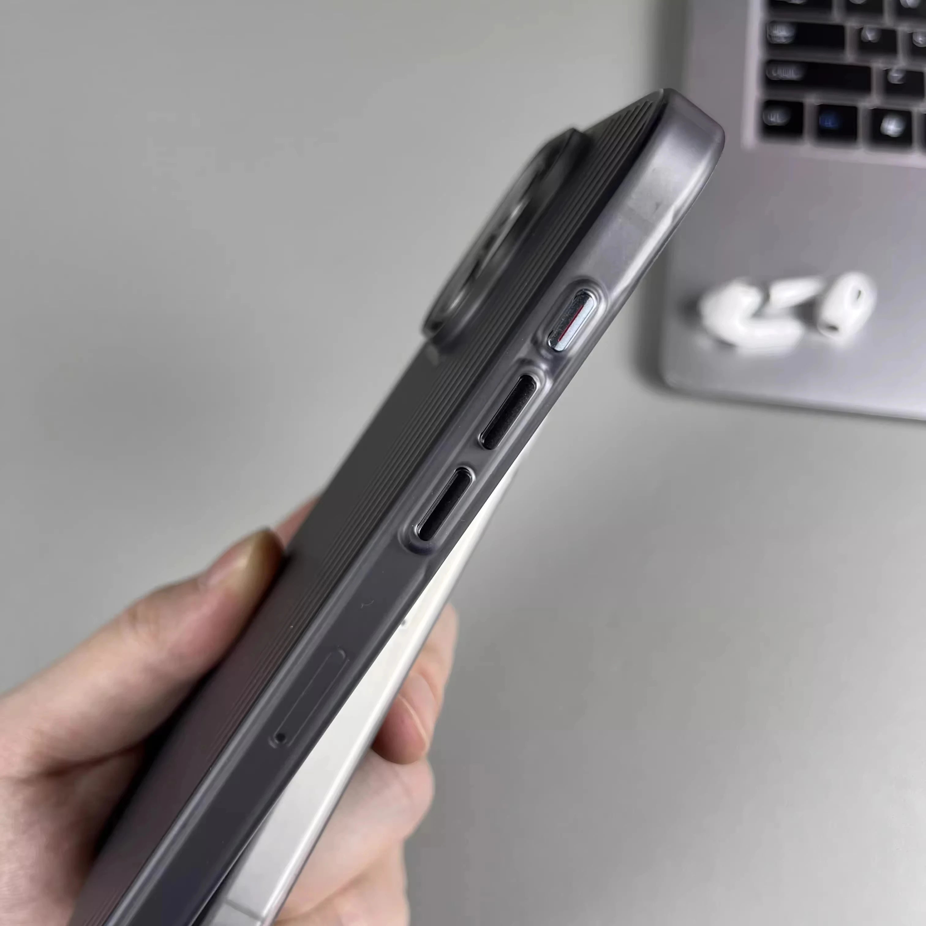 bend wave phone case for iphone 16 15 14 plus 13 12 11 pro max cover Luxury Anti drop funda luggage plating cases carcasa