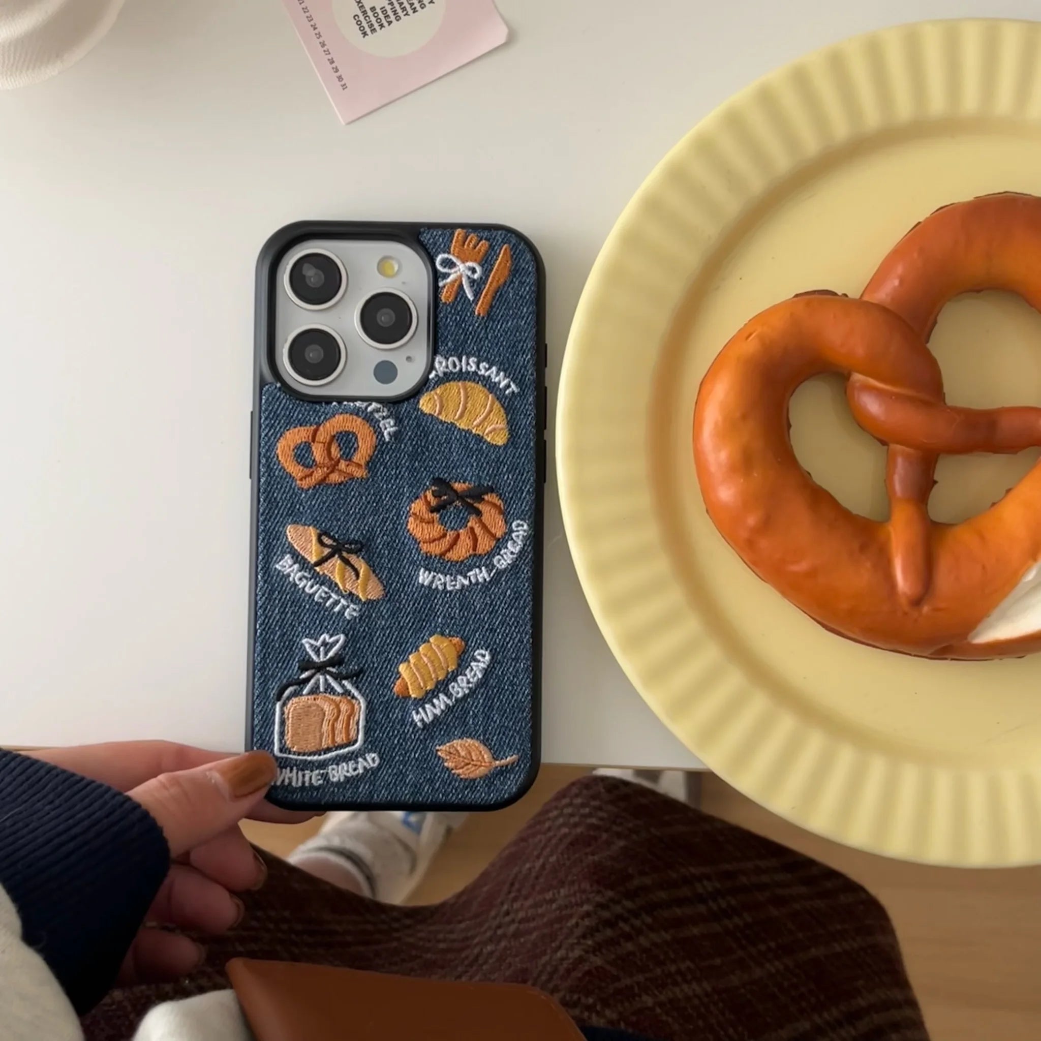 New denim style cute cartoon bread phone case for IPhone17 17pro 16 16pro 16promax 15 15pro 15promax 14 14pro 14promax 13