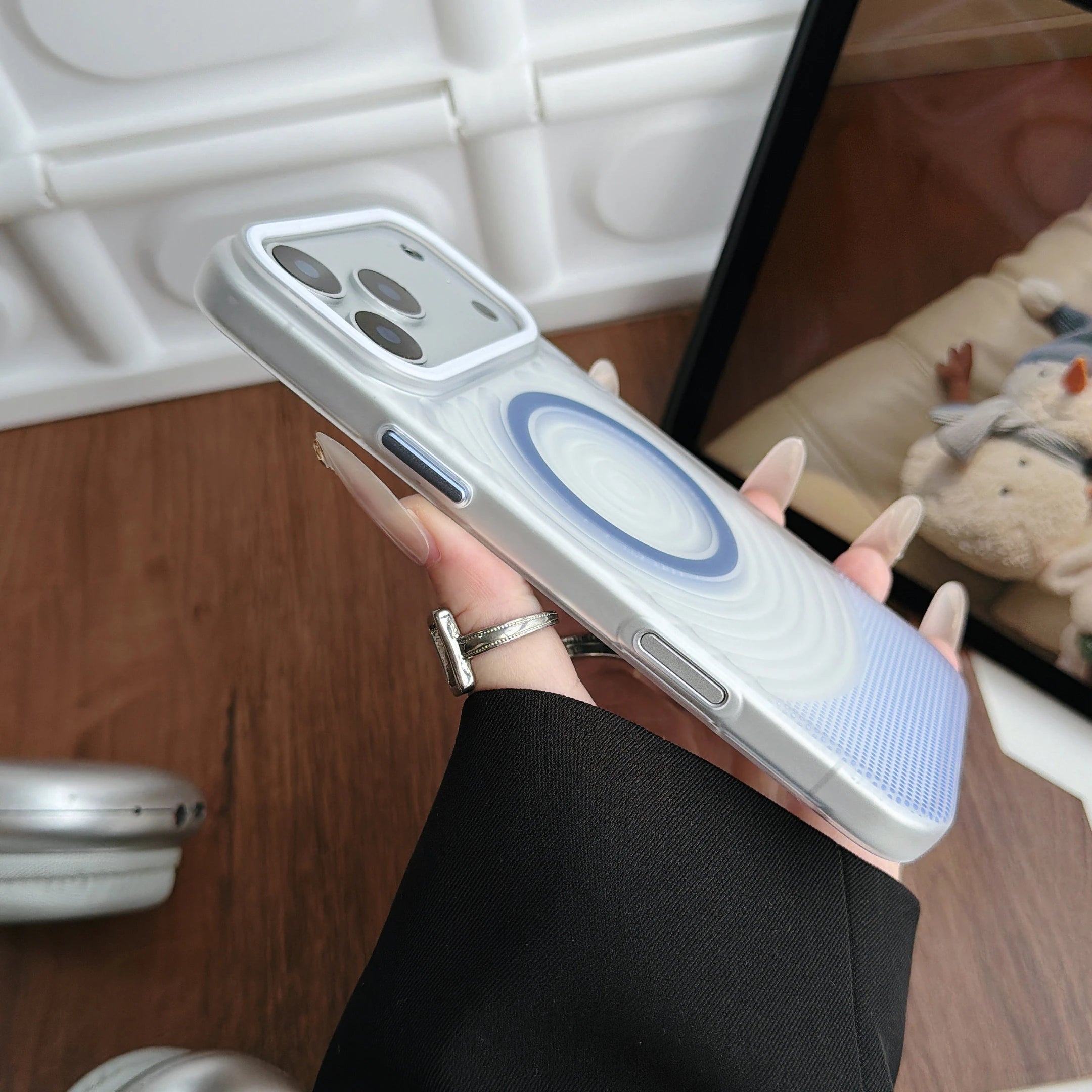 New 3D Metal Button Matte For Magsafe Phone Case For iPhone 15 16 17 Pro Max PC Backplane Shockproof Magnetic Ripple Phone Cover