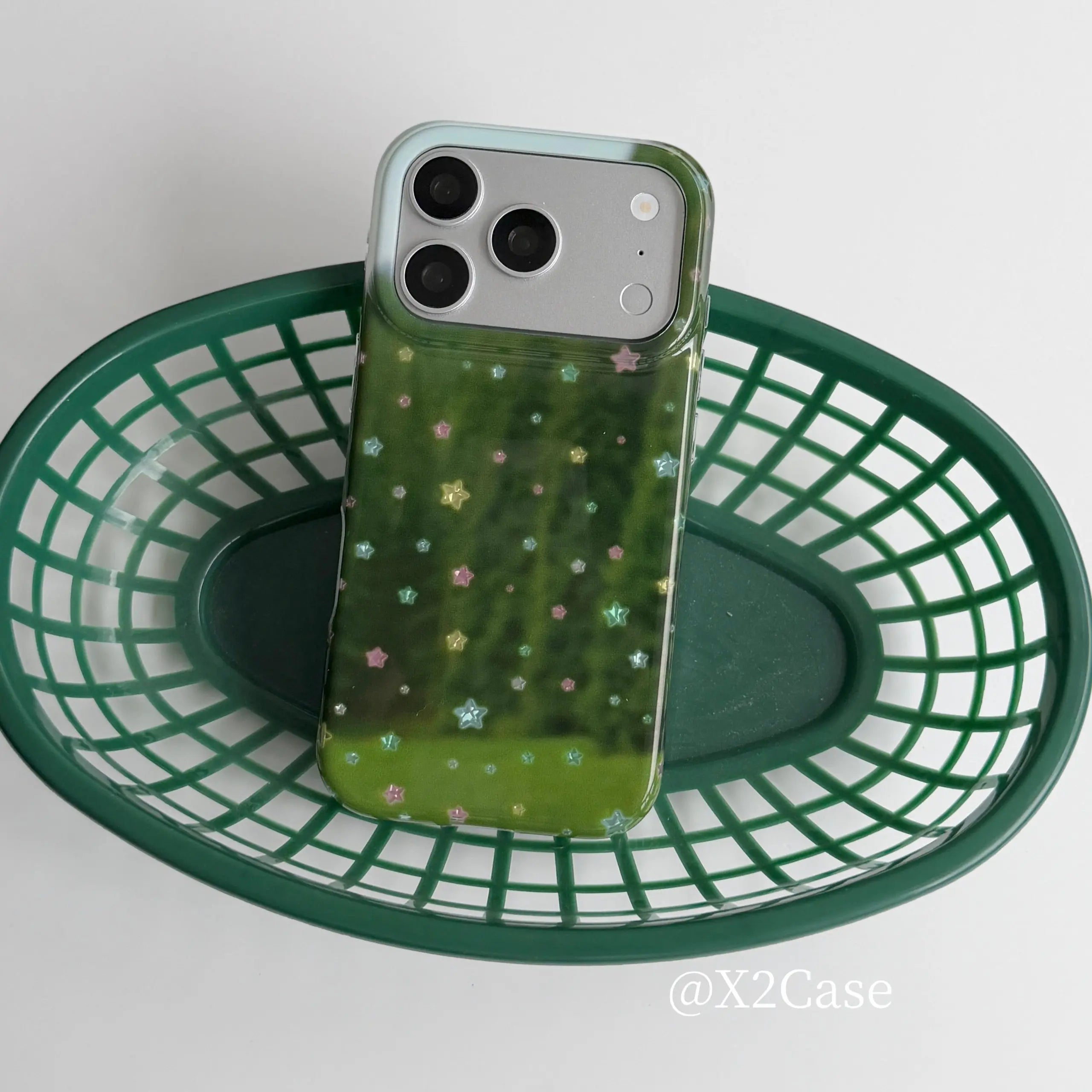 Green Background Colorful Stars Phone Case For iPhone 17 Air 16 15 14 13 12 11 Pro Max Plus Y2K Anti Fall Cover Ins Advanced