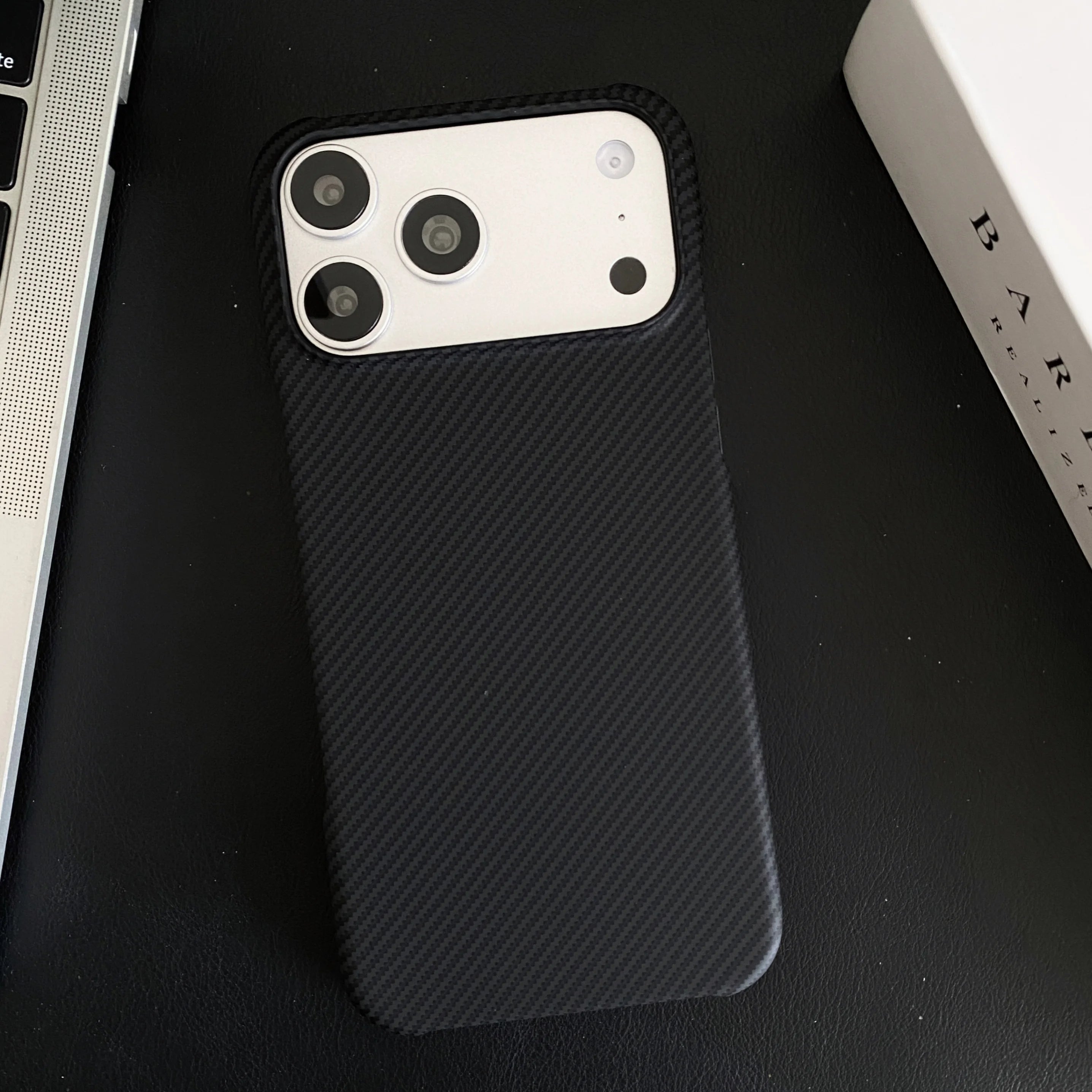 Magnetic Wireless Charging Luxury Kelvar Carbon Fiber Phone Case for iPhone 17 Air 16 15Plus 14 13 12 Pro Max Shockproof Cover