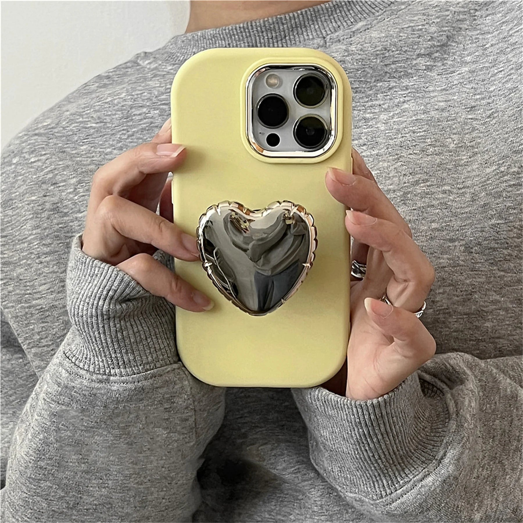 Senior Luxury Exquisite Yellow Phone Case with Bright Love Heart Bracket for iPhone 17 16 15 14 13 Pro Max Back Cover