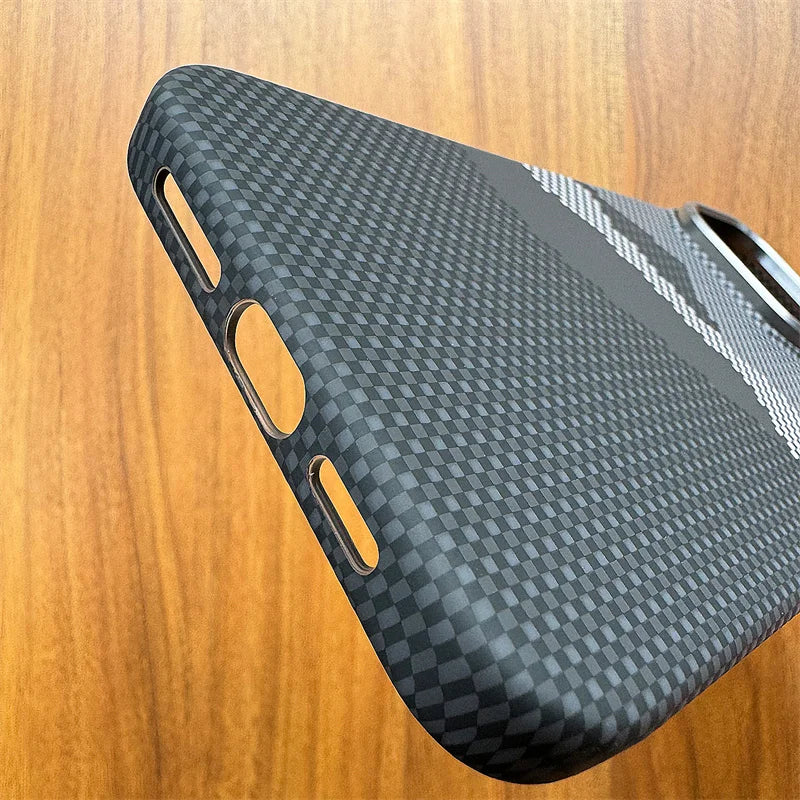 Carbon Fibre Relief Magnetic Case for iPhone 16 15 17 Pro Max Magnets Charging Thin Light Shell Camera Alloy Frame Phone Shields