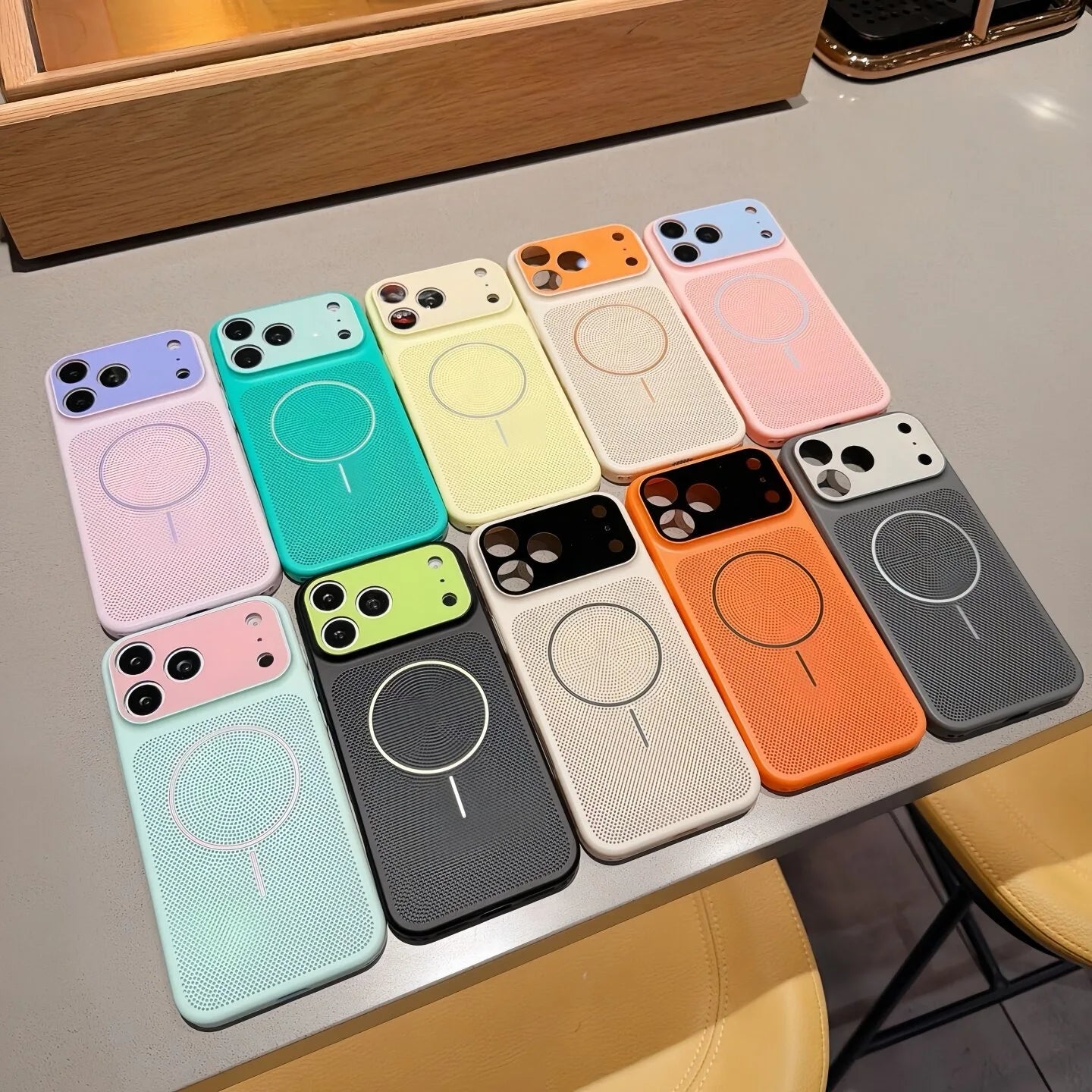 Luxury Mesh Heat Dissipation Magnetic Case for iPhone 17 Air 16 15 14 13 Pro Max for Magsafe Lens Protection Two Tone Slim Cover