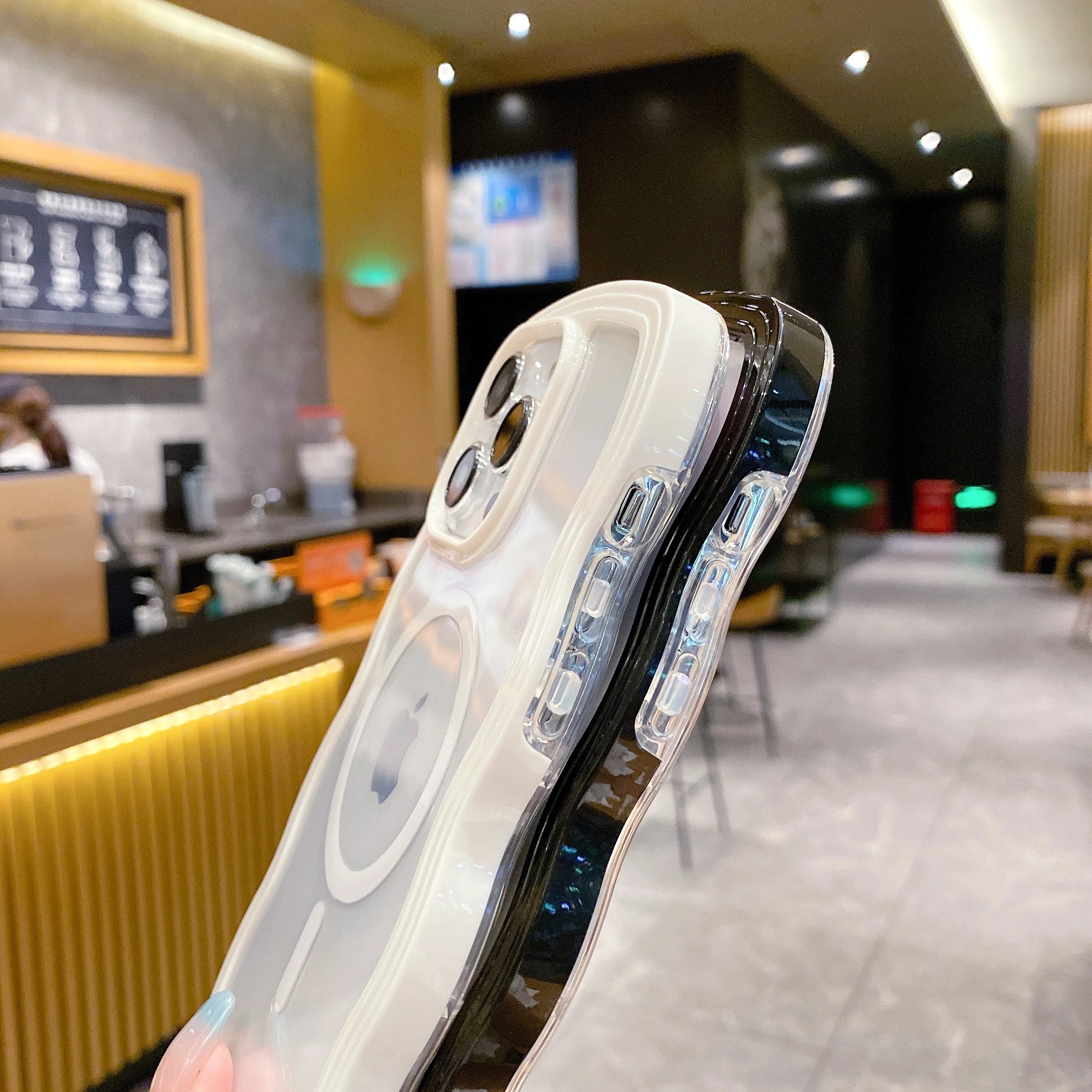 Cute Transparent Magnetic Phone Case For iPhone 16 15 14 13 12 11 Pro Max 15 16 Plus For Magsafe Charge Wave Frame Protect Cover