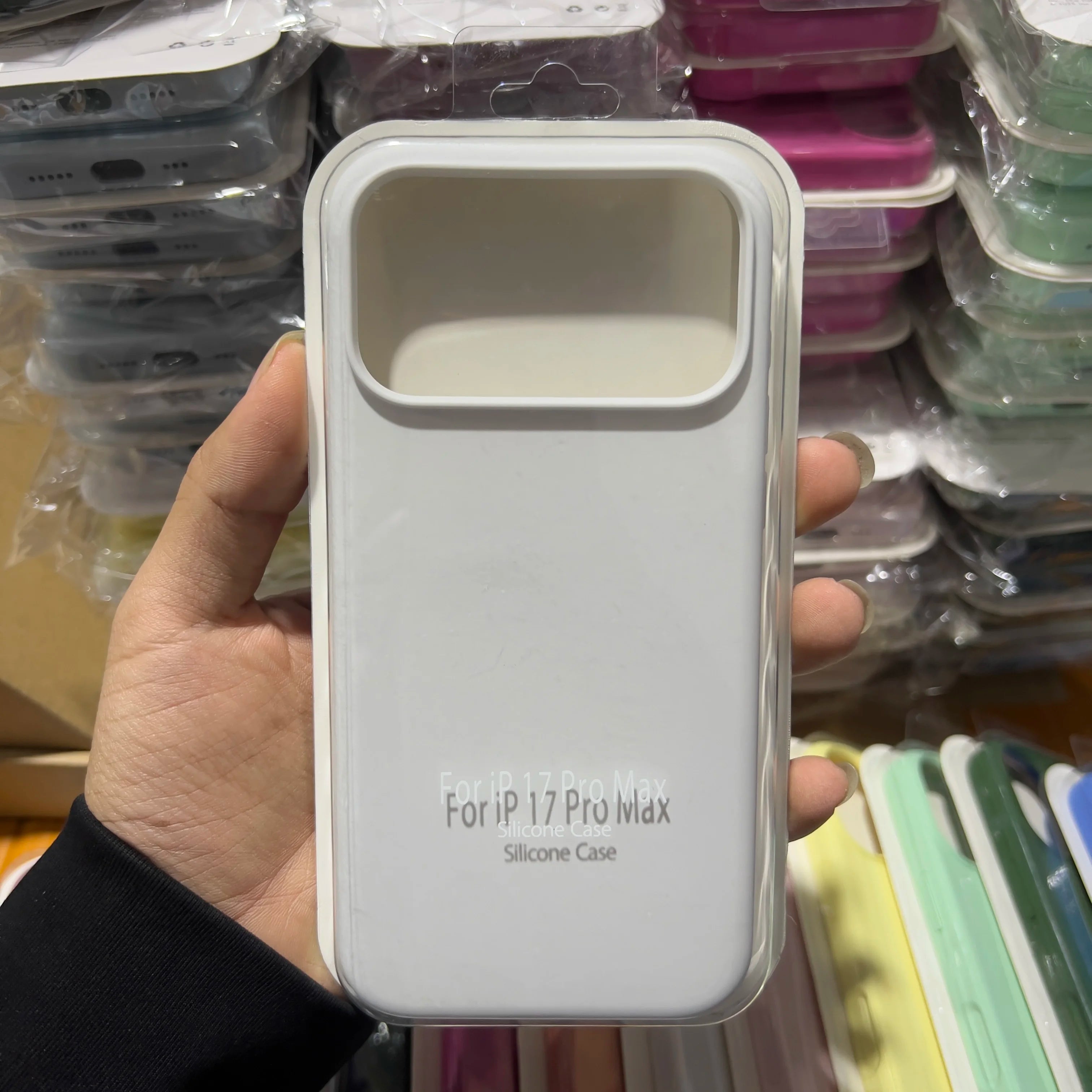 2026 NEW Liquid Silicone Case For iPhone 17 16 13 14 15 Pro Max  Luxury Shockproof Cover For 17AIR 14 15 16 Accessory