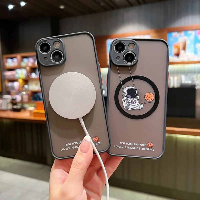 Cartoon Astronaut For Magsafe Wireless Charger Case For iPhone 17e 16e 17 16 14 13 12 15 Pro Max Plus 11 Matte Hard Phone Cover