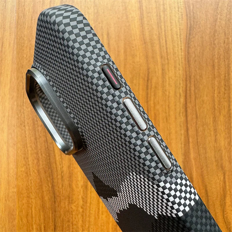 Carbon Fibre Relief Magnetic Case for iPhone 16 15 17 Pro Max Magnets Charging Thin Light Shell Camera Alloy Frame Phone Shields