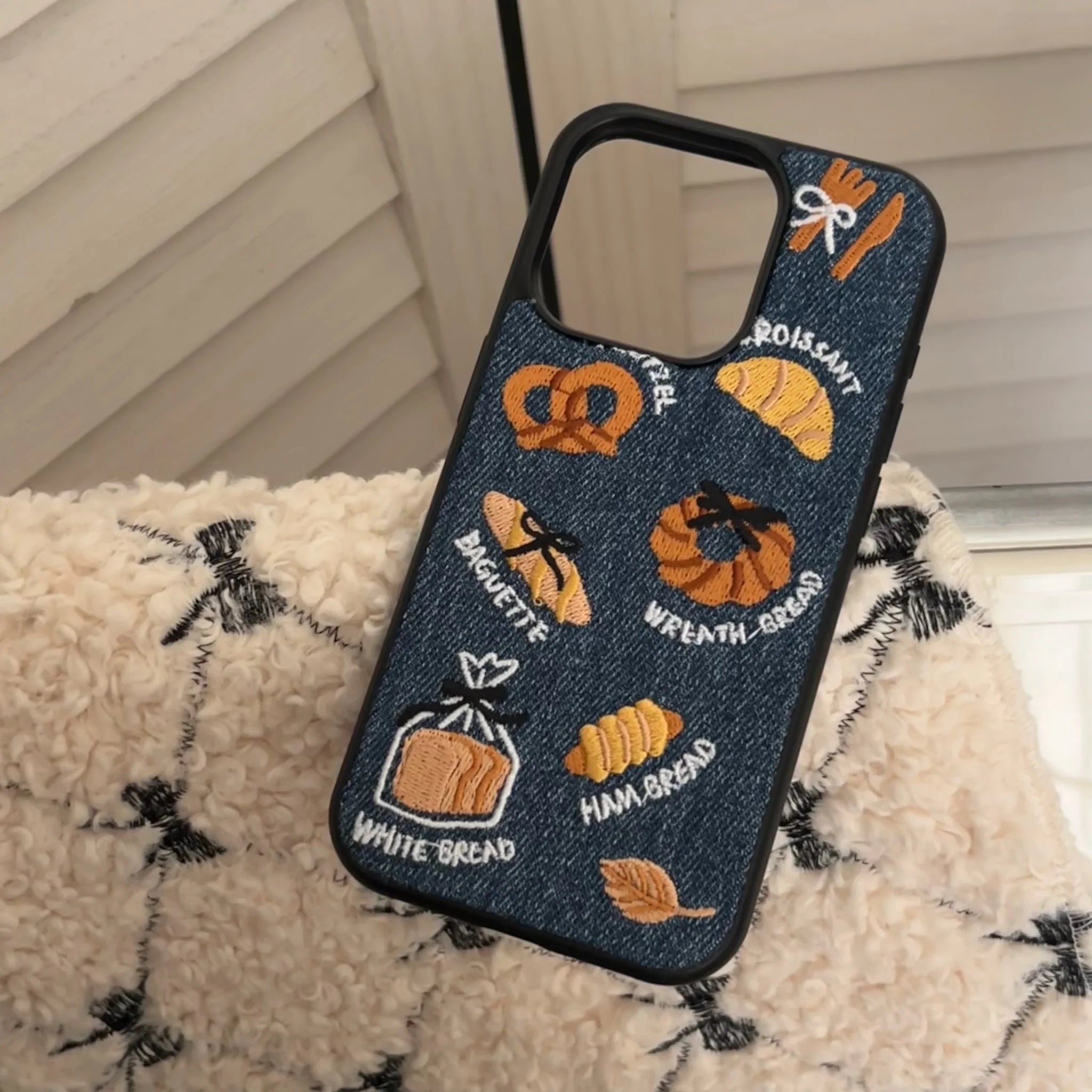 New denim style cute cartoon bread phone case for IPhone17 17pro 16 16pro 16promax 15 15pro 15promax 14 14pro 14promax 13