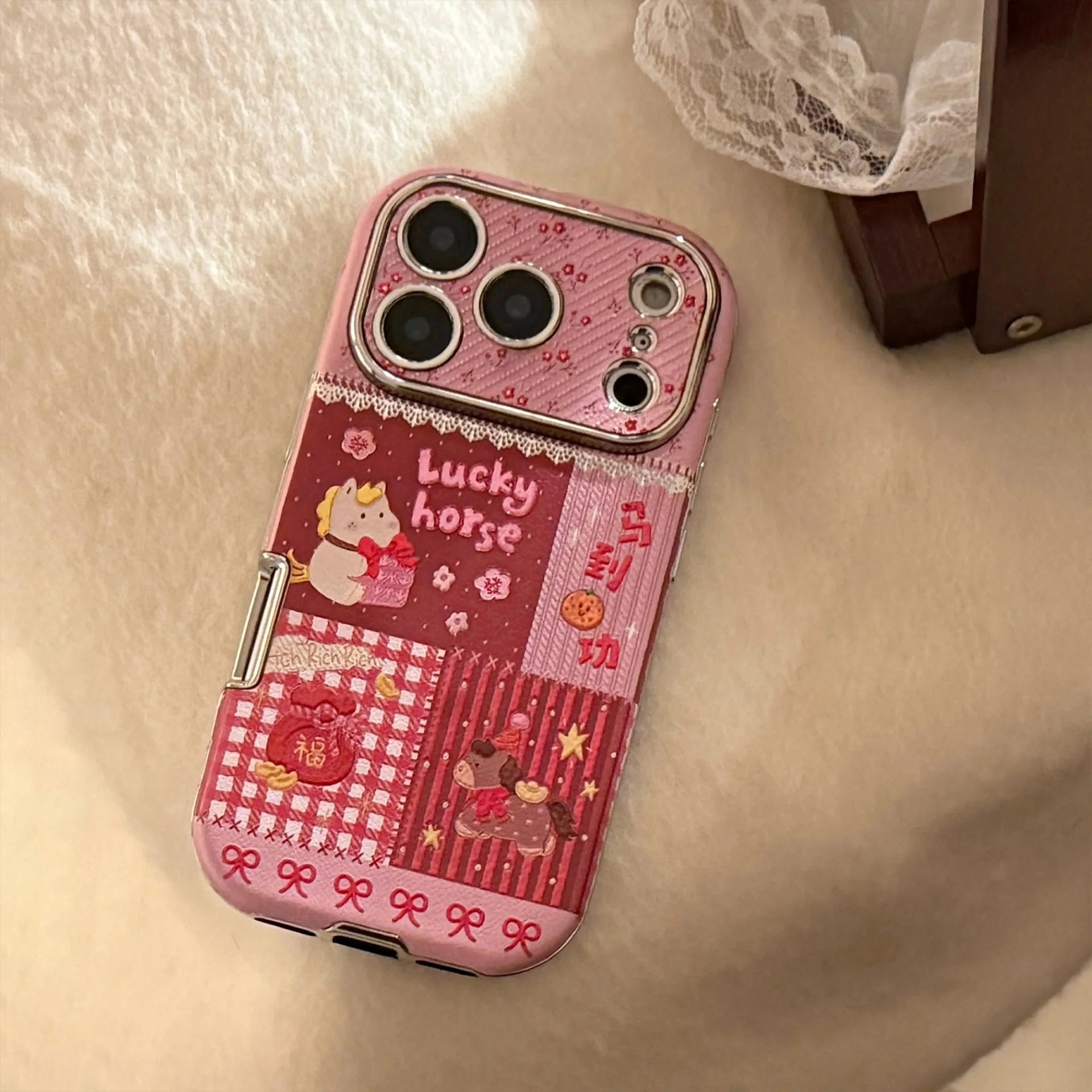 2026 lucky rich horse leather 3D back cover bracelet phone case for iphone 13 14 15 promax 16 17 pro max cover