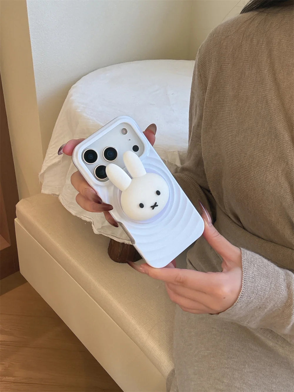 INS Simple Wave Magnetic Phone Case For iPhone 16 Pro 13 14 15 17 Pro Max Cover Rabbit For Magsafe Stand Cartoon Protective Case