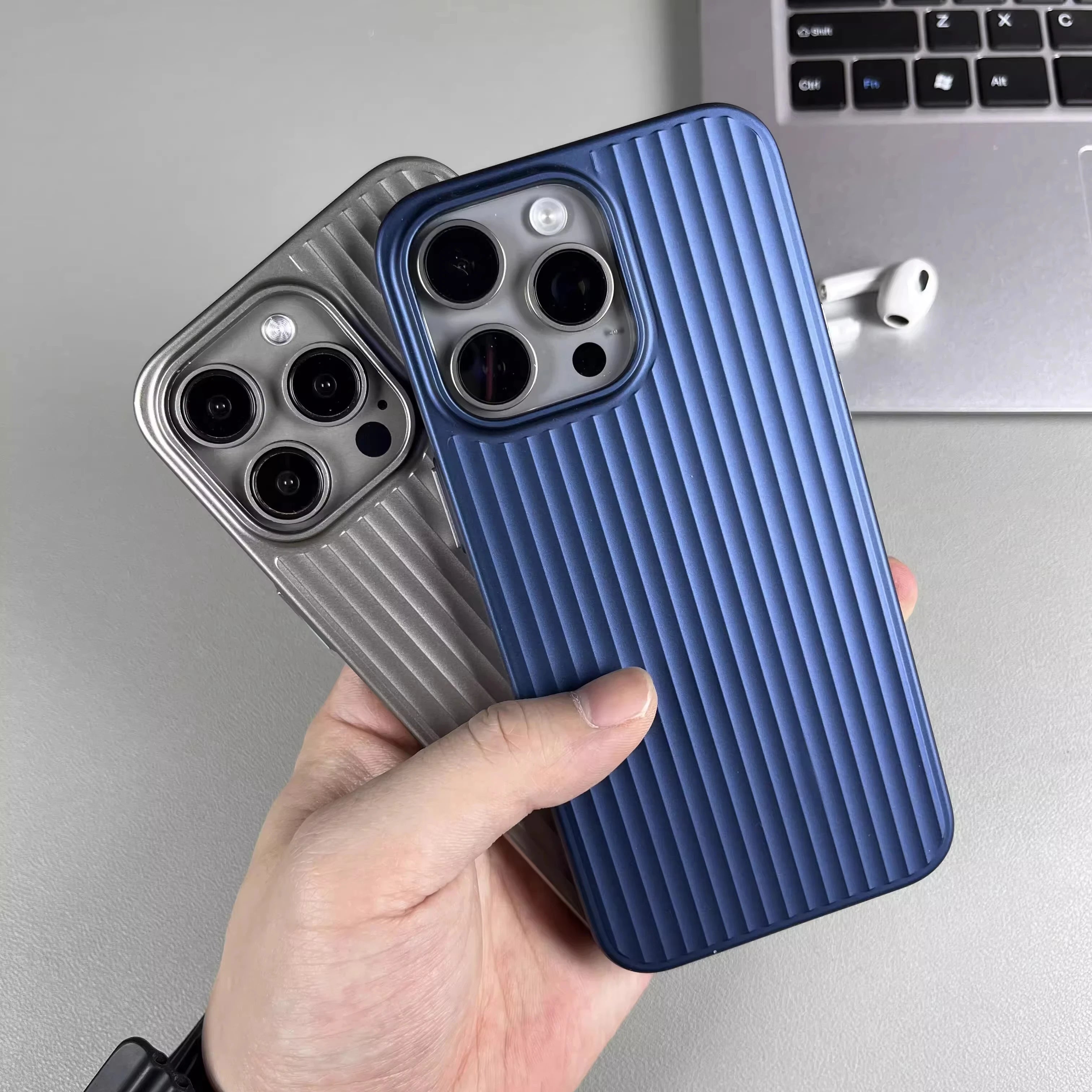 bend wave phone case for iphone 16 15 14 plus 13 12 11 pro max cover Luxury Anti drop funda luggage plating cases carcasa