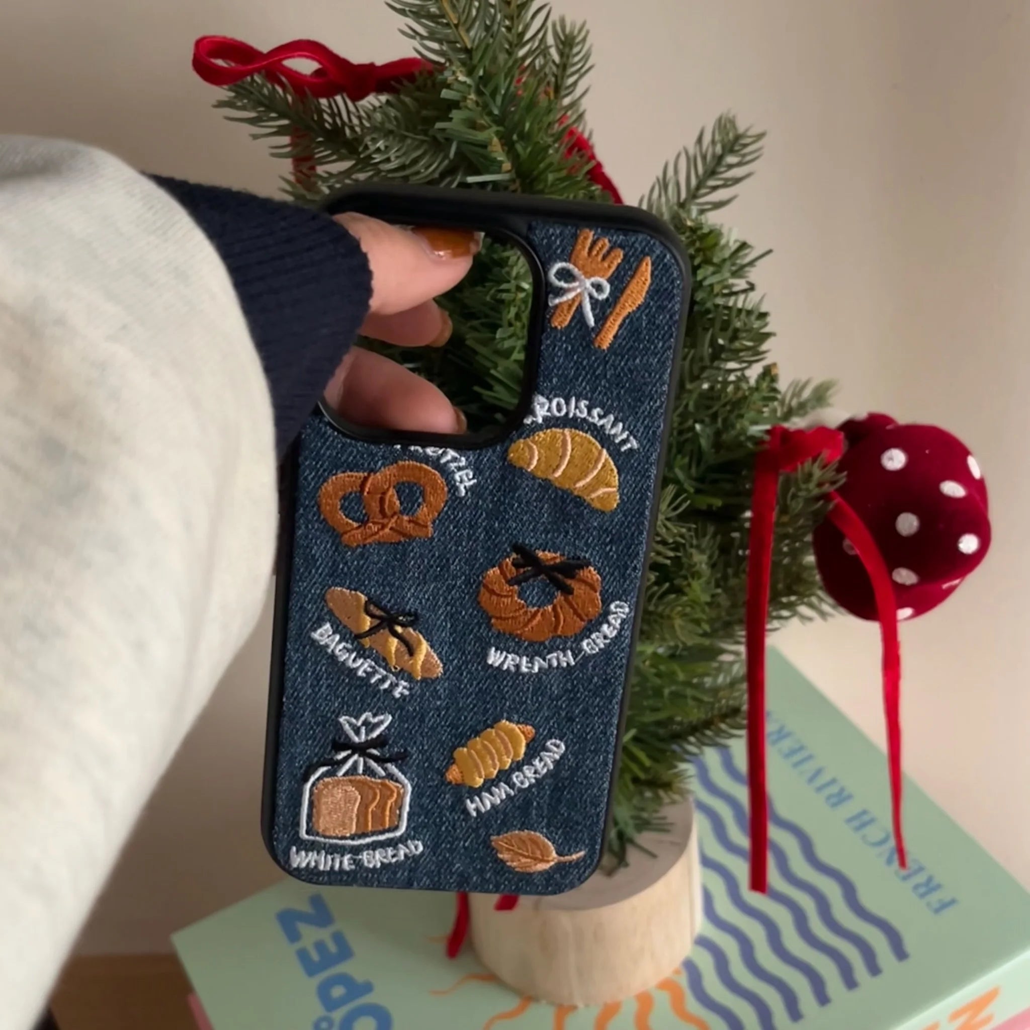 New denim style cute cartoon bread phone case for IPhone17 17pro 16 16pro 16promax 15 15pro 15promax 14 14pro 14promax 13