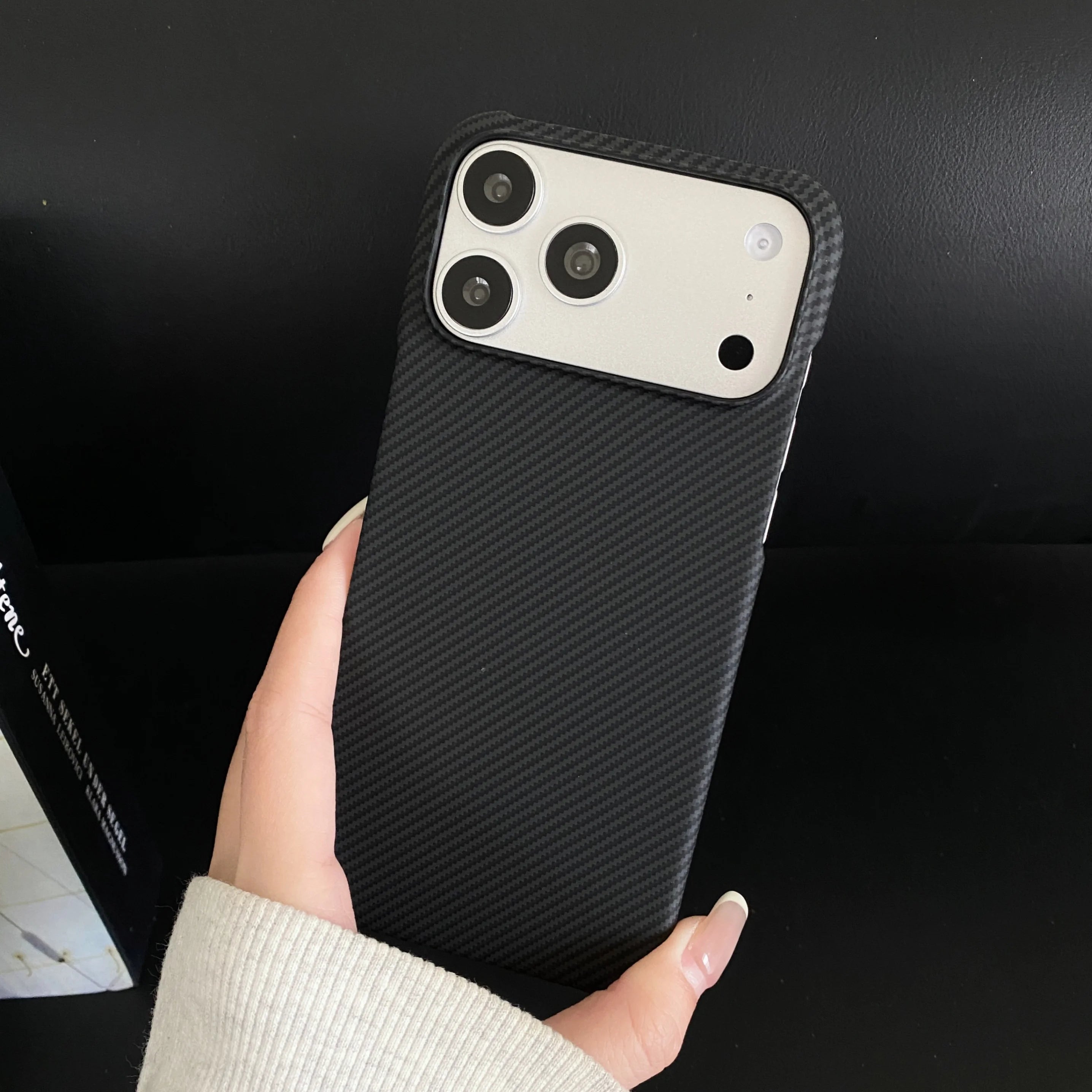 Magnetic Wireless Charging Luxury Kelvar Carbon Fiber Phone Case for iPhone 17 Air 16 15Plus 14 13 12 Pro Max Shockproof Cover