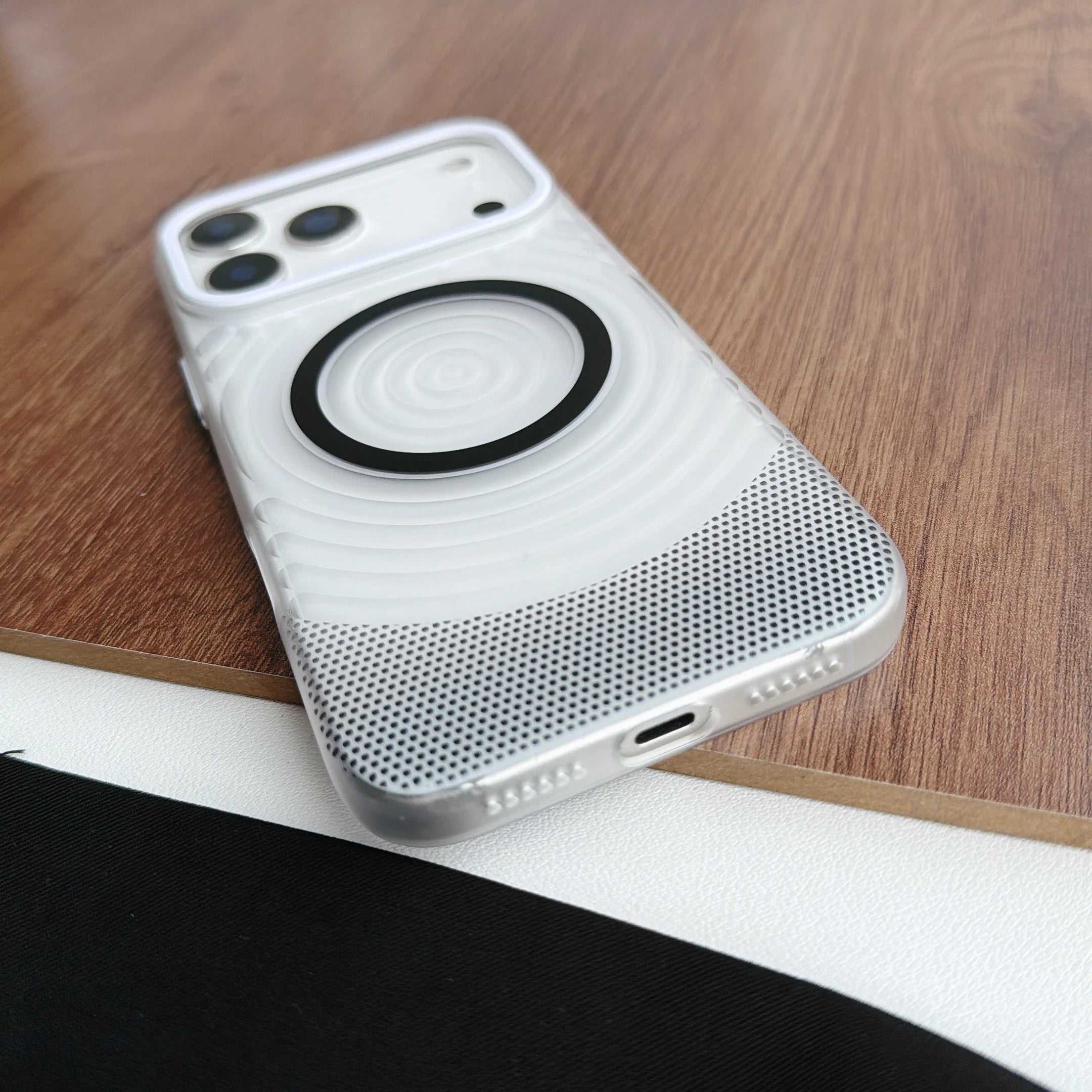 New 3D Metal Button Matte For Magsafe Phone Case For iPhone 15 16 17 Pro Max PC Backplane Shockproof Magnetic Ripple Phone Cover