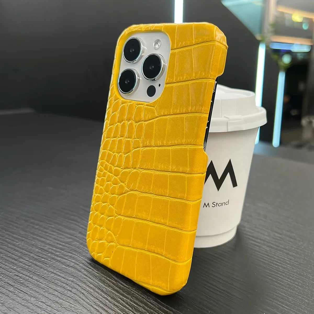 Luxury Glossy Crocodile Leather Texture Phone Case For iPhone 17 Air 16 15 14 Plus 13 11 12 Pro Max Frameless Shockproof  Cover