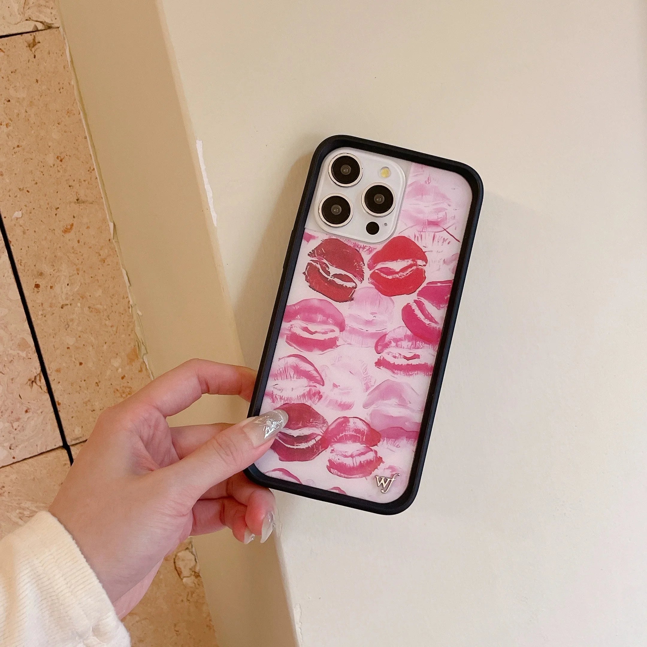 Wildflower Fashion Sexy Red Lips Print Phone Cover For iPhone 12 13 14 15 16Pro Max Plus 17 Pro WF Girl Sexy Lip Printing Case
