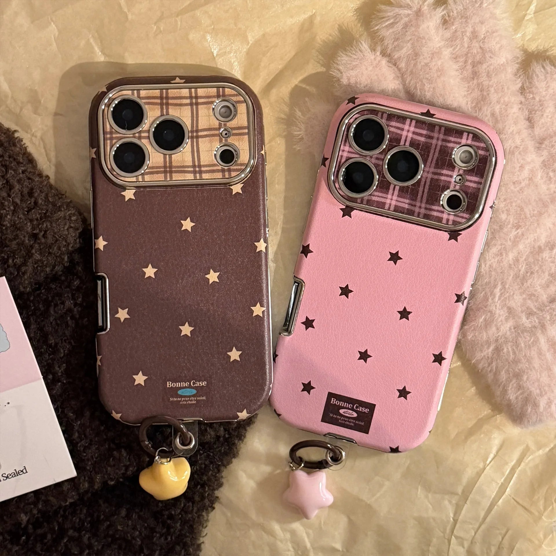 Korean Retro Stars Plating Leather Texture Phone Case For iPhone 17 16 15 Plus 14 13 12 11 Pro Max With Pendant Shockproof Cover
