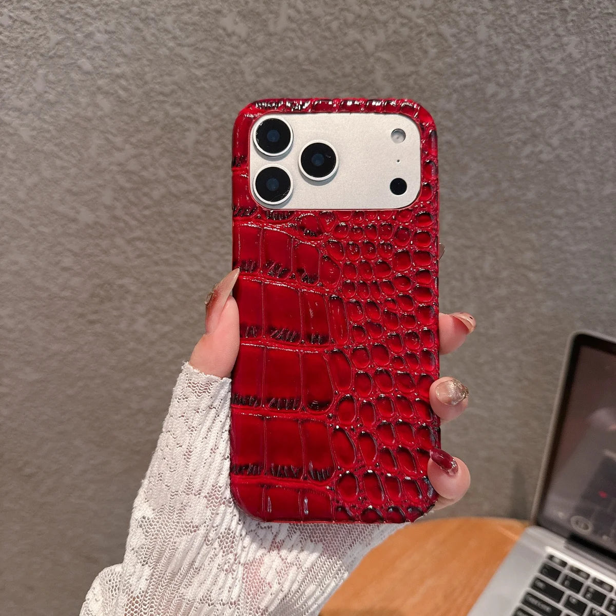Luxury Glossy Crocodile Leather Texture Phone Case For iPhone 17 Air 16 15 14 Plus 13 11 Pro Max Frameless Shockproof Girl Cover