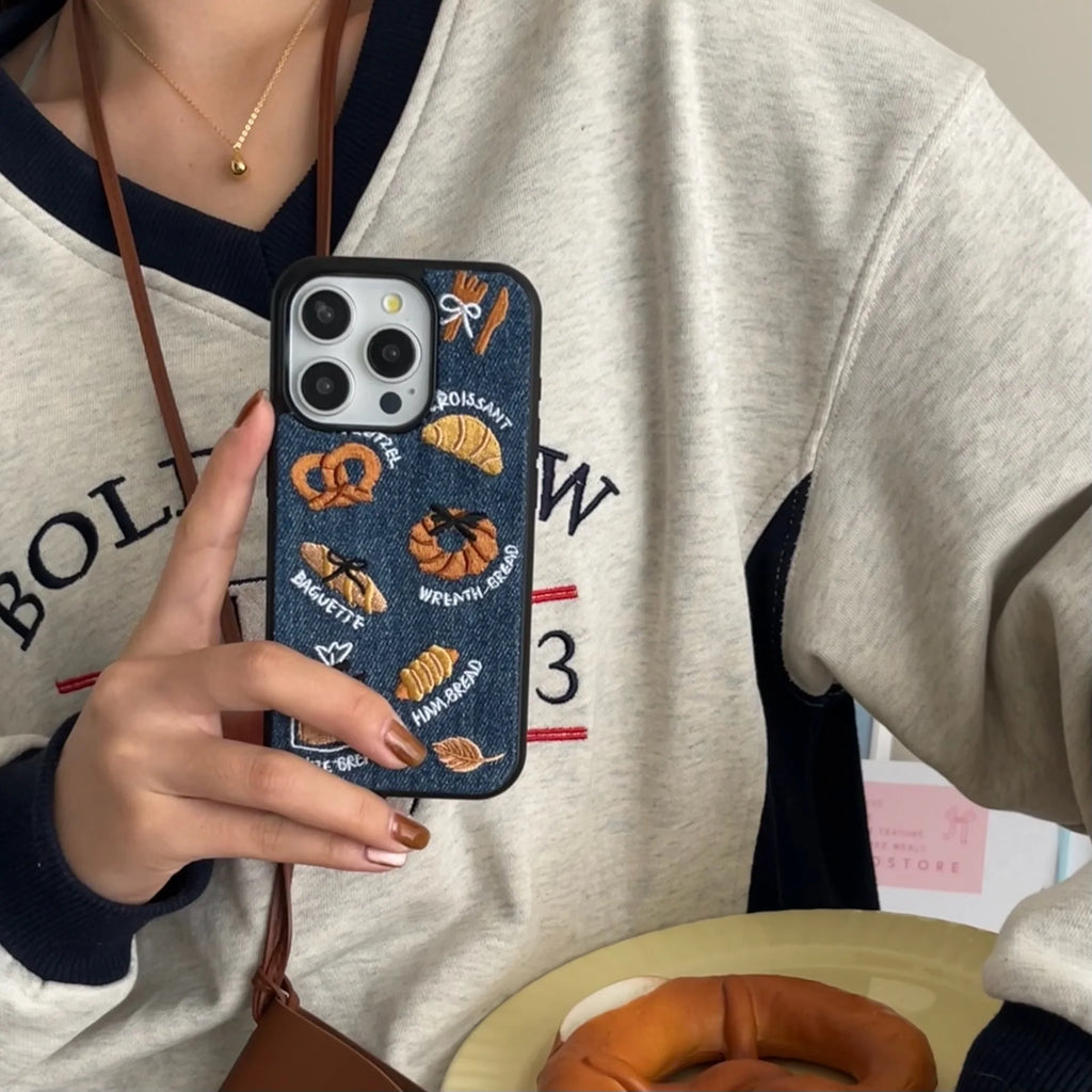 New denim style cute cartoon bread phone case for IPhone17 17pro 16 16pro 16promax 15 15pro 15promax 14 14pro 14promax 13